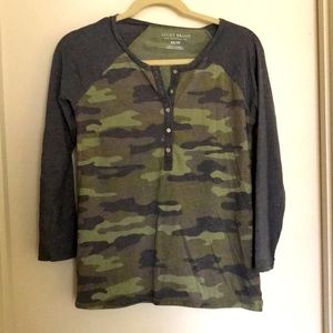 New Camo baseball tee